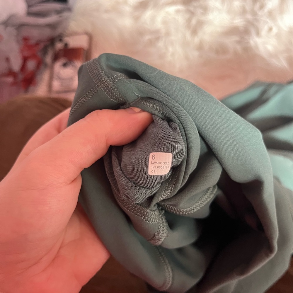 Lululemon Leggings Size 6 - Picture 7 of 8